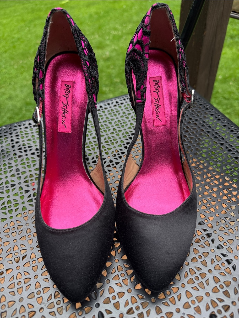 Betsy Johnson Black Satin High Heels Lace Back Pumps Pink NWOB Size 8 1/2
